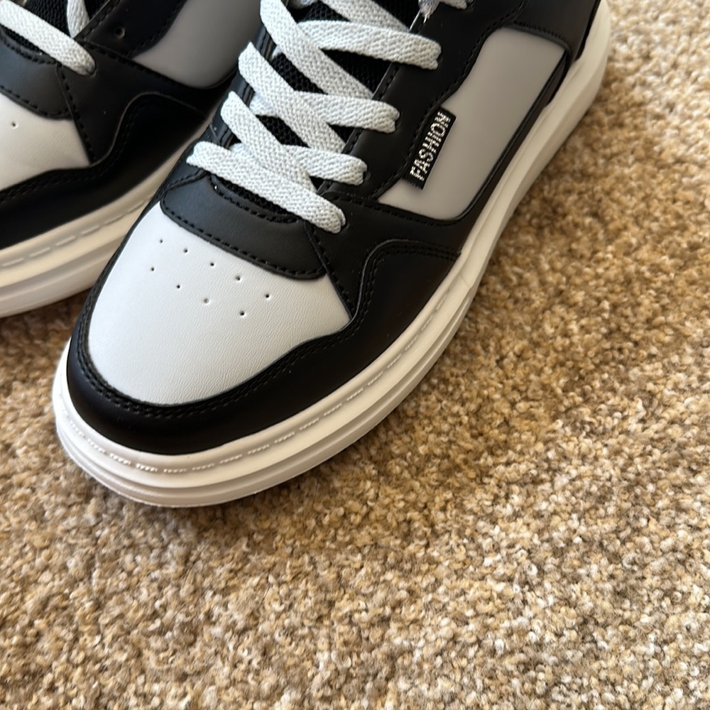Black and White Ladies Sneakers Tennis Shoes EU Size 41 US Size 10 NWT - Picture 7 of 9